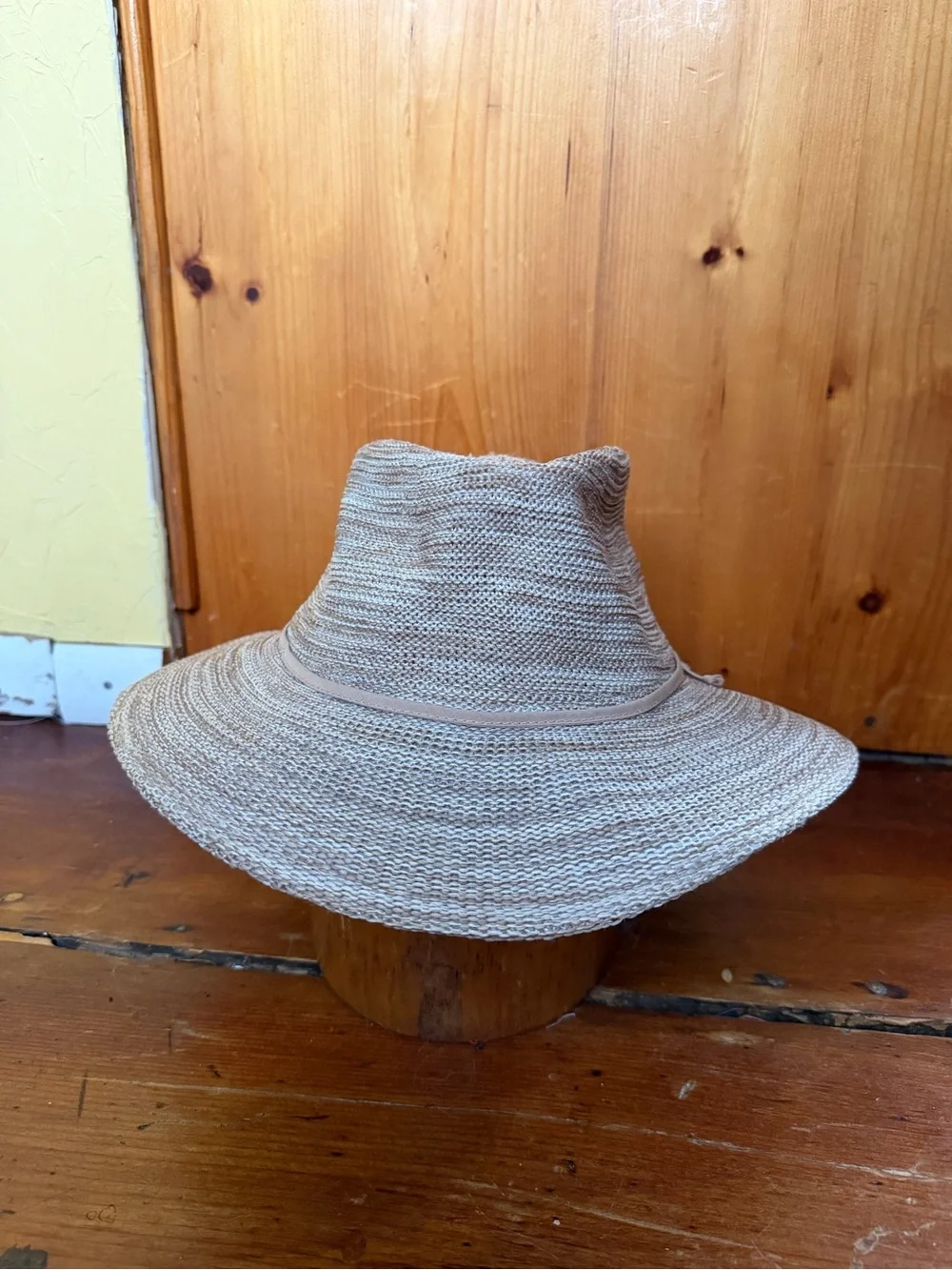 Wallaroo Victoria Fedora nwot